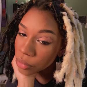 Meet your Posher, Dakoda